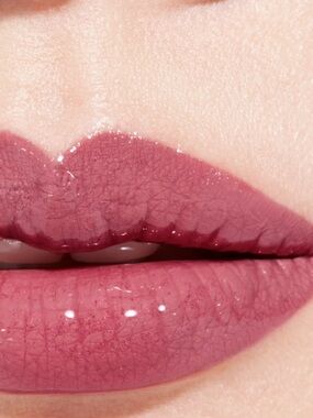 Chanel Le Rouge Duo Ultra Tenue Lipstick